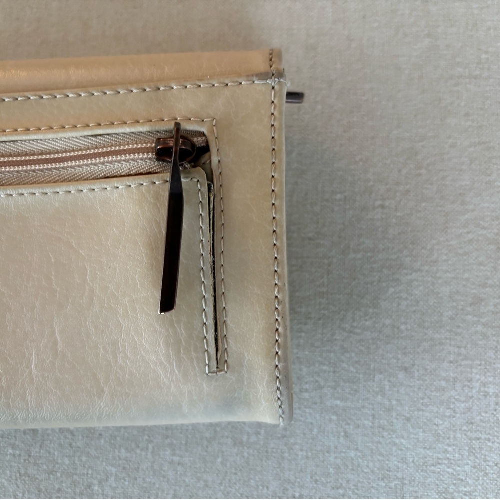 Matt & Nat vegan leather cream wallet - Picture 6 of 11